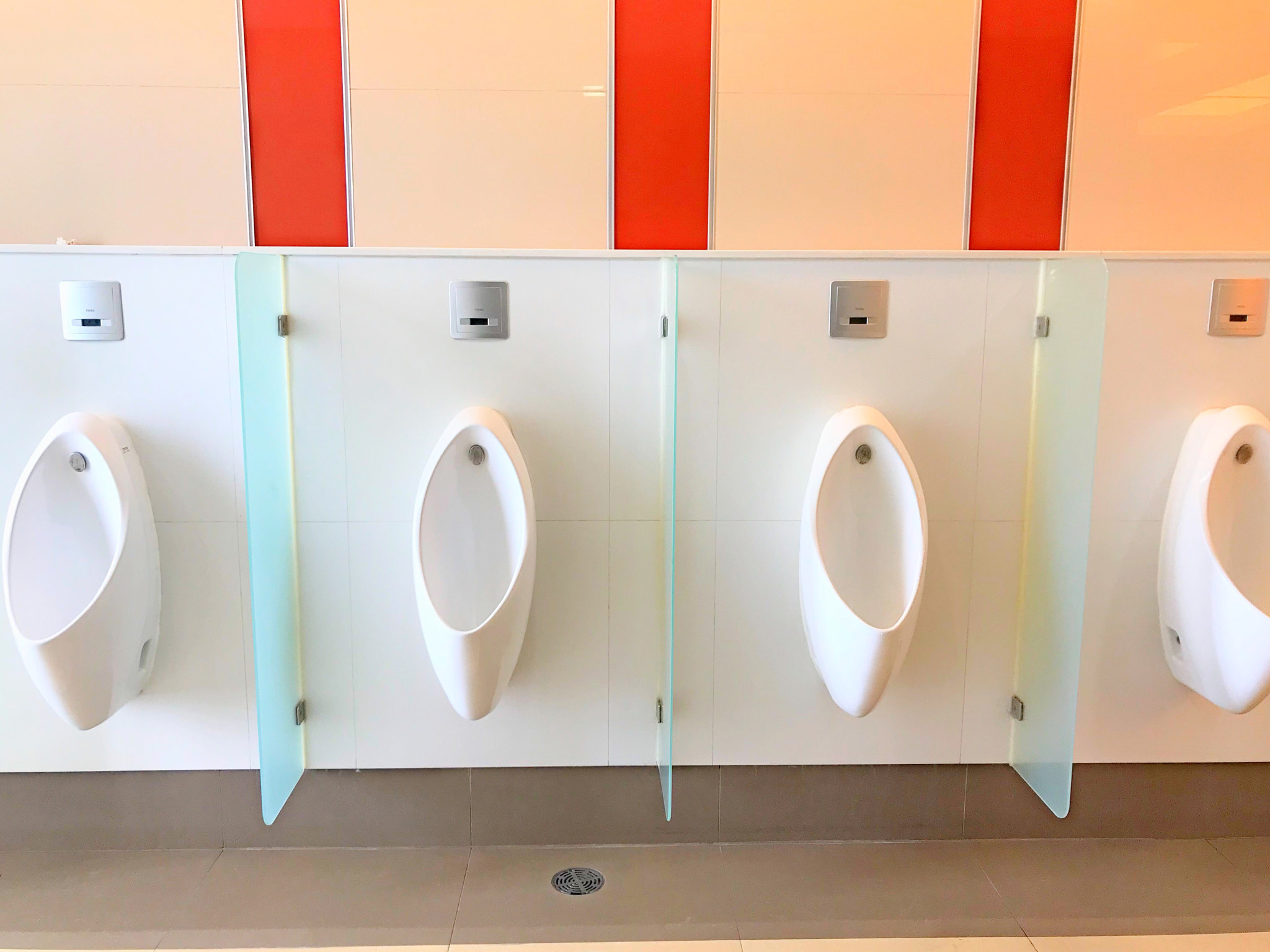 Bathroom urinal design