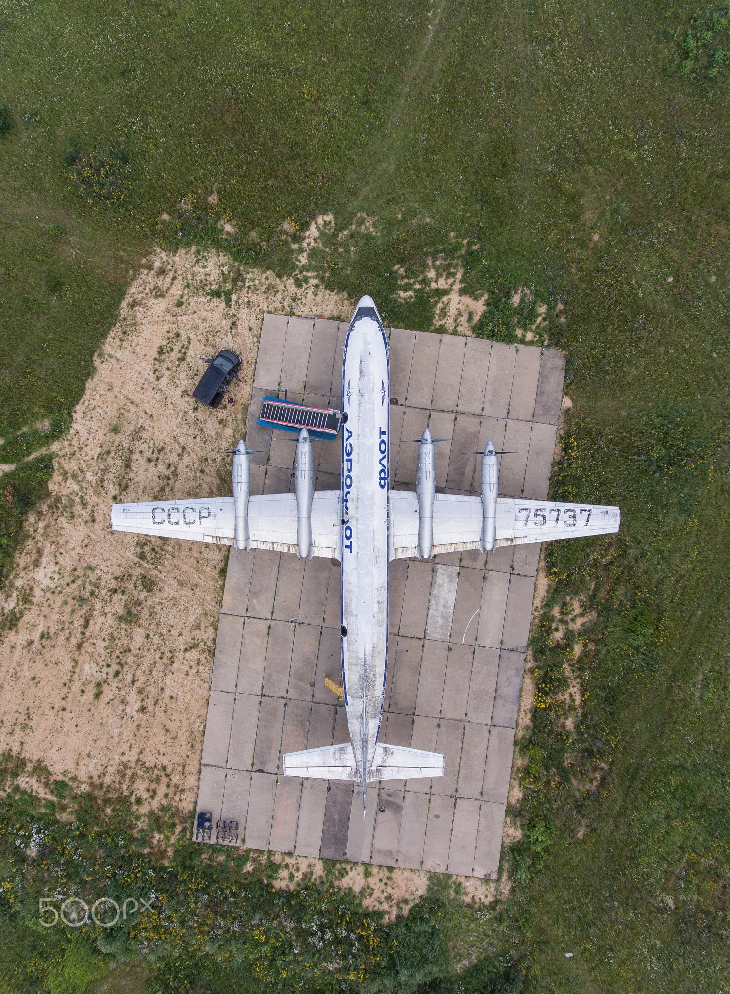 Ilyushin Il-18, top view.