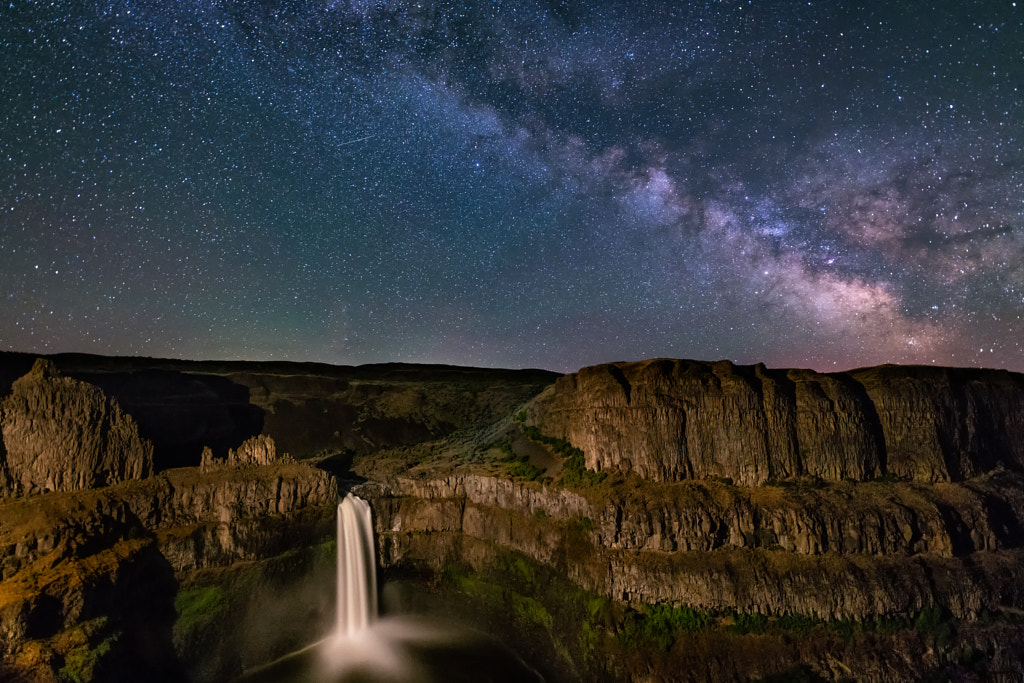 Palouse Falls and Milky Way by Dale Johnson on 500px.com