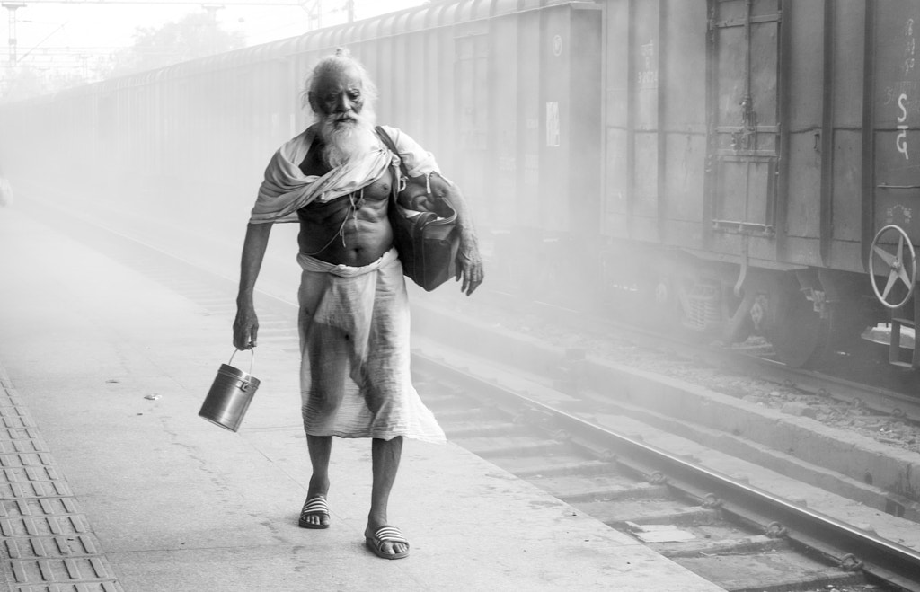 Gare Inde, Mathura by Geoffrey Greslin on 500px.com