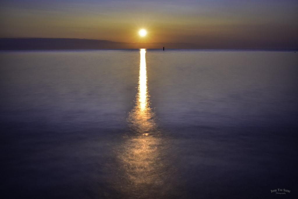 Sunrise Reflection on the Lake Michigan, автор — Josh Saeki на 500px.com