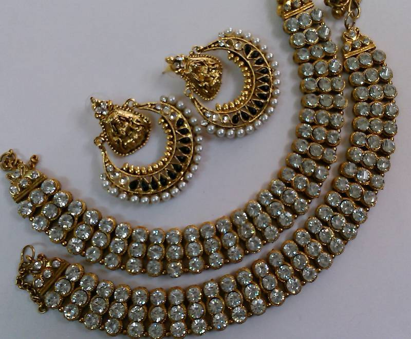 Traditional necklace design