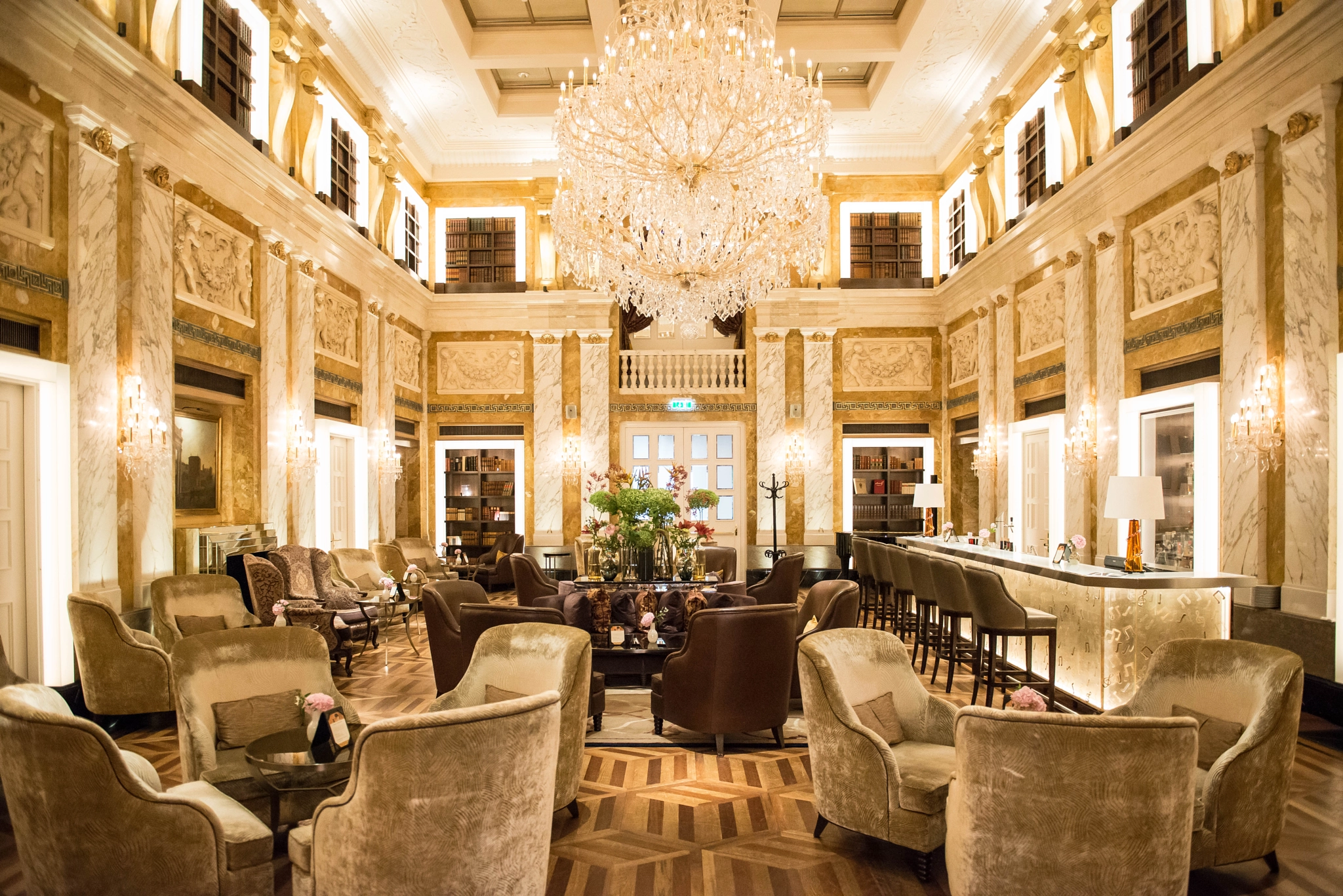 1873 HalleNsalon - a Golden bar
