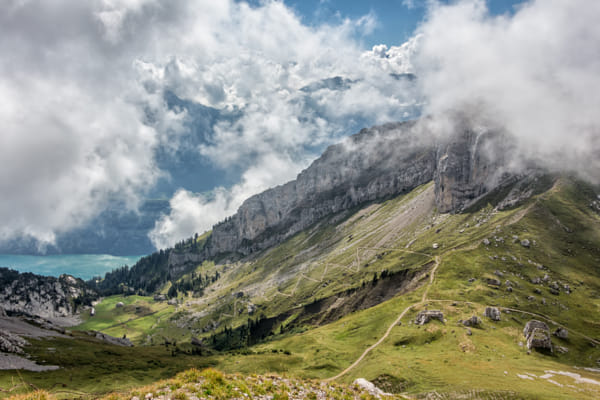 Mountain Valley Landscape Radiating Serenity and Natural Beauty