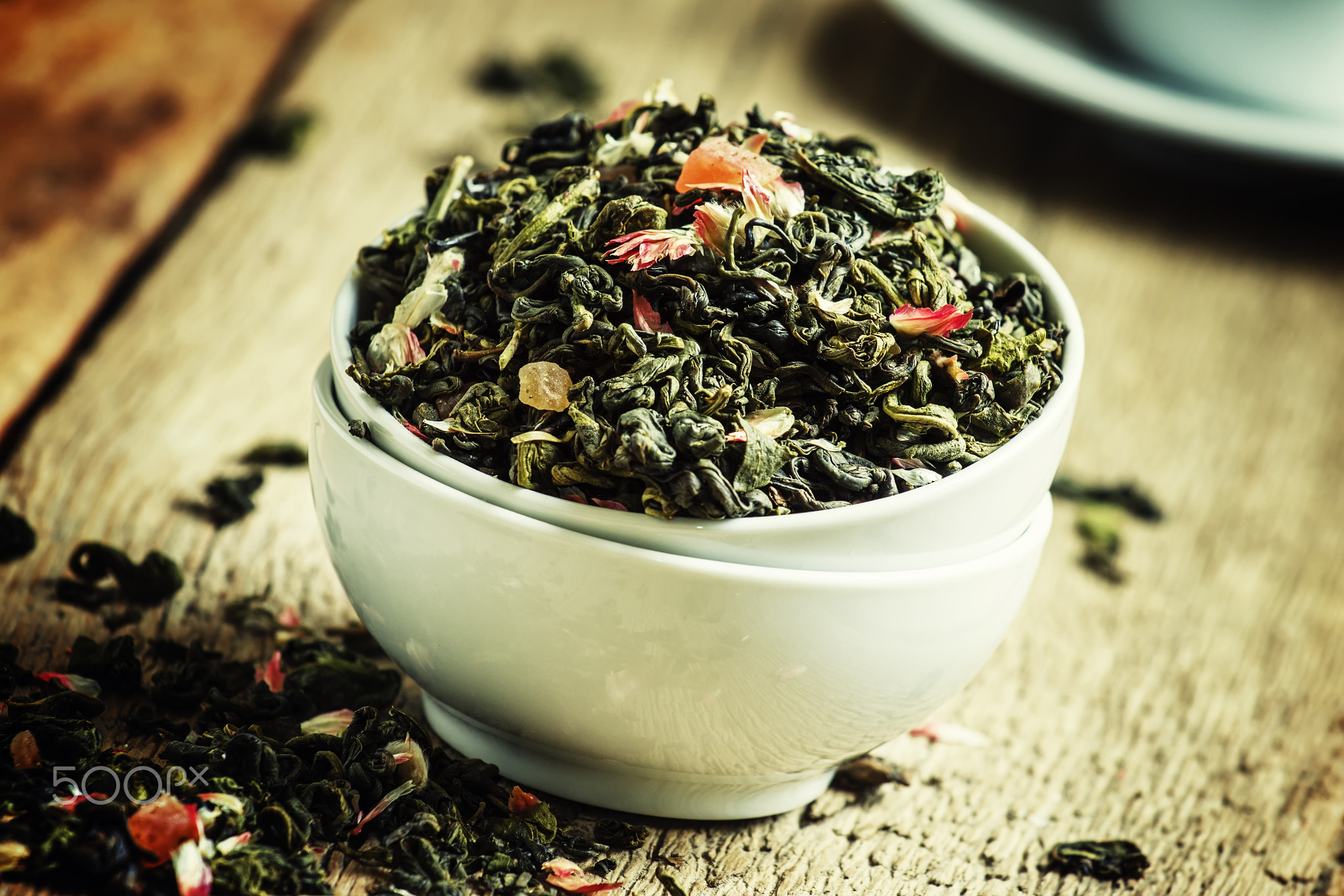 Ceylon green tea with petals of cherry blossom and dried fruits,