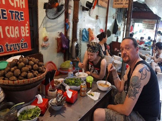 Exploring Hanoi Old Quarter and enjoy the street c