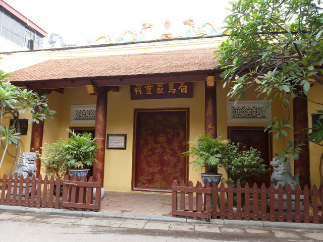 Exploring Hanoi Old Quarter and enjoy the street c