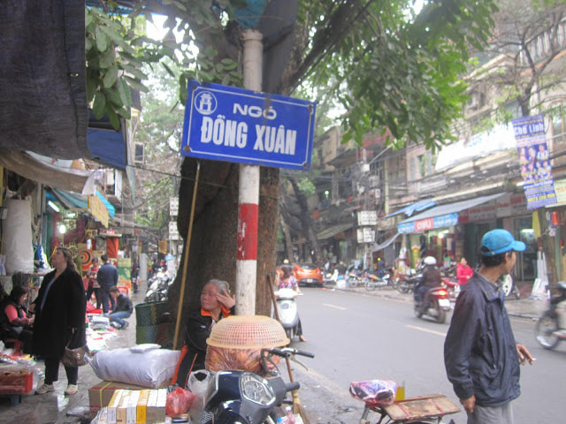 Exploring Hanoi Old Quarter and enjoy the street c