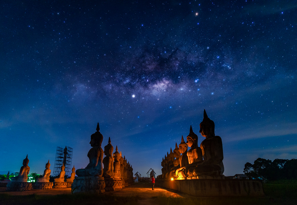 Buddha statue and milky way by Vithun Khamsong on 500px.com
