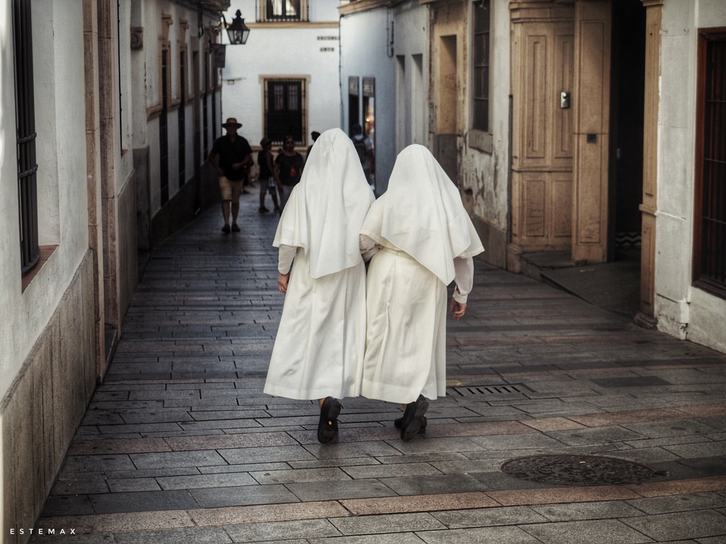 Las damas en blanco  by Ramon Millet on 500px.com