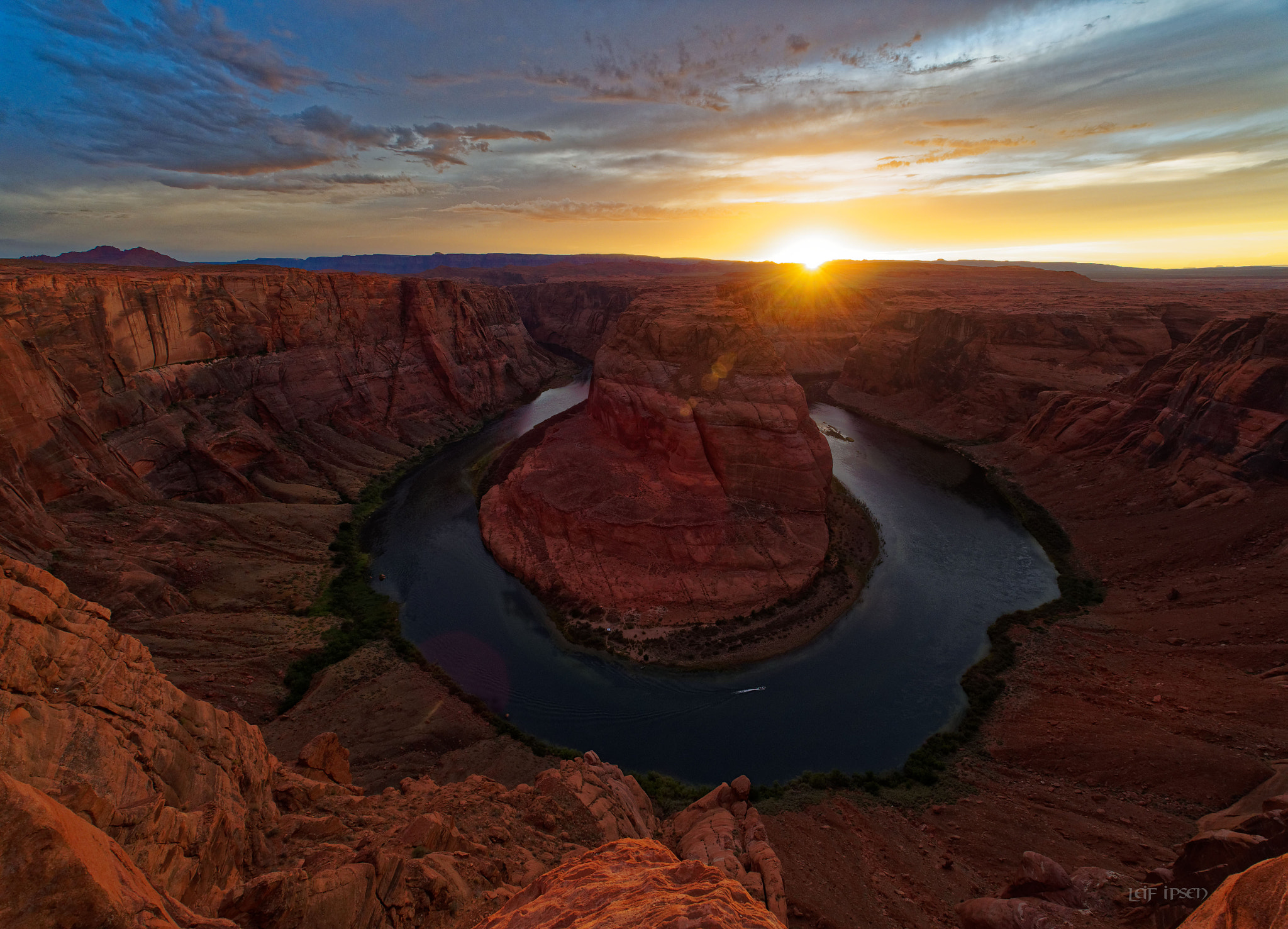Biggest Horseshoe On Earth – Imagine The Horse!