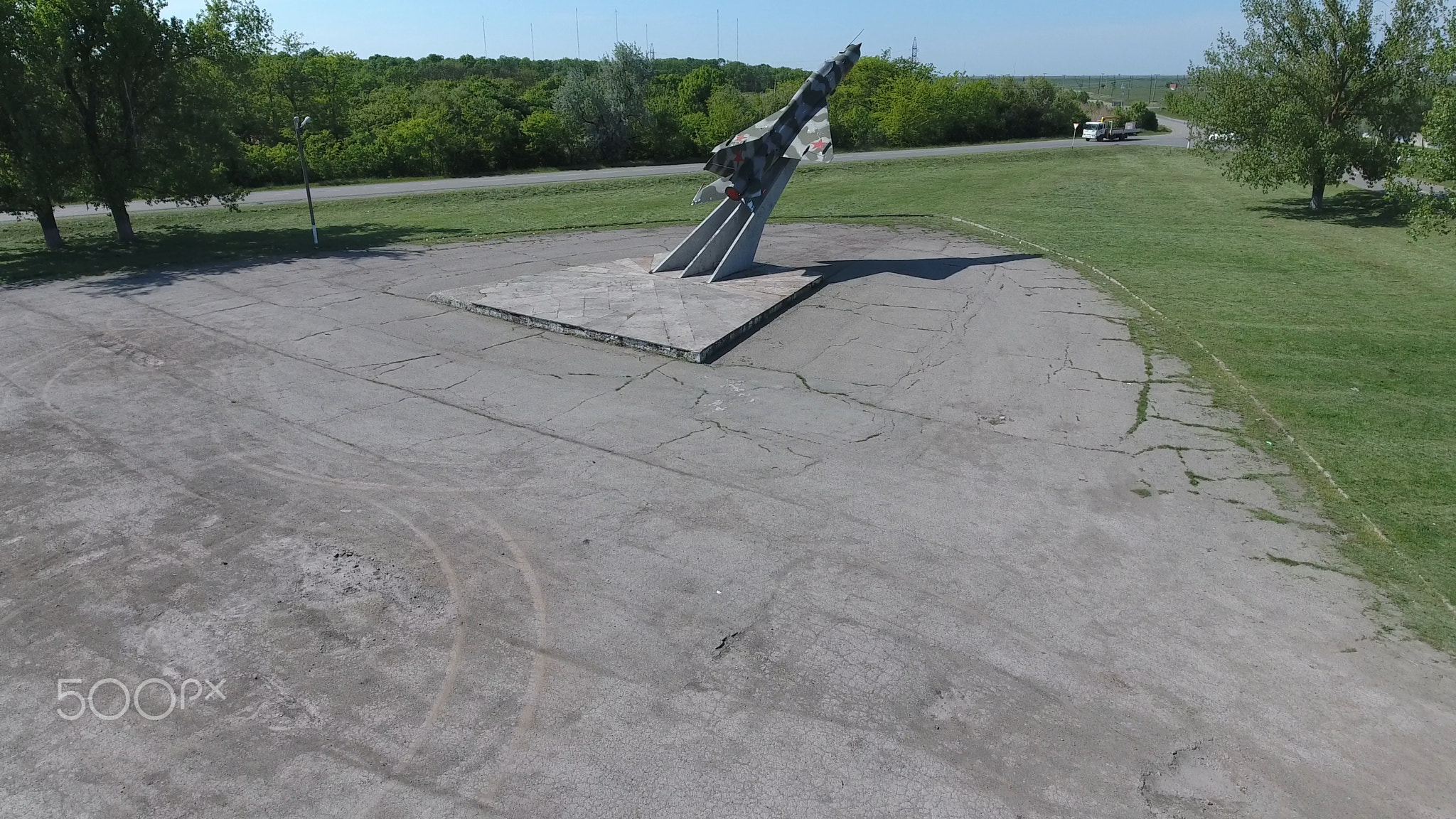 Monument to the fighter aircraft