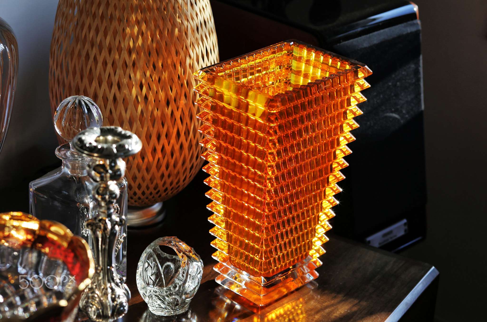 Eye vase Baccarat lights up