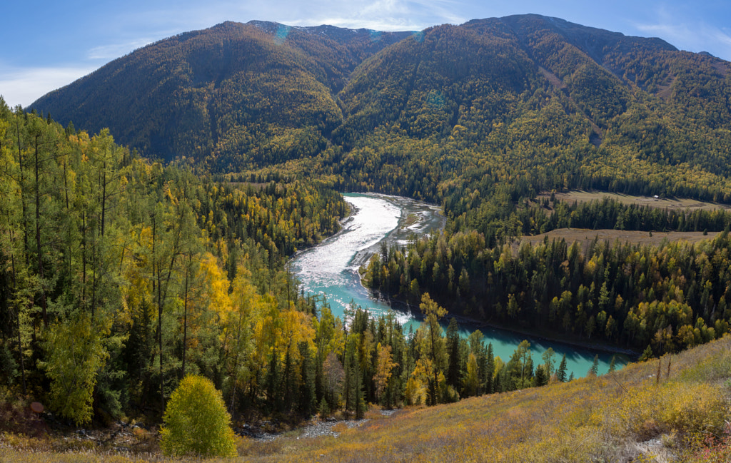sunny day at Yue Liang Wan or Crescent Moon lake in September Autumn season, Kanas Nature... by Pises Tungittipokai on 500px.com