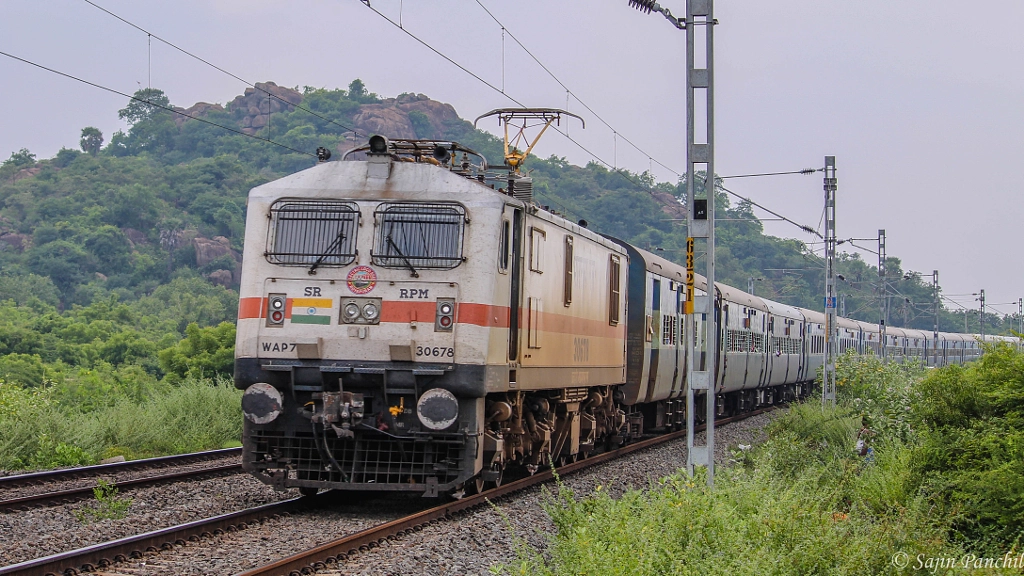 Chennai Bound Vaigai Super Fast by Sajin Panchil on 500px.com