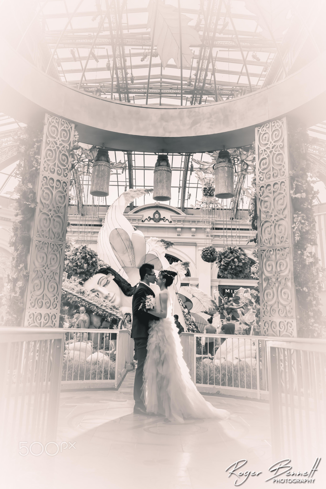 Crystal & Matt in the Bellagio Garden