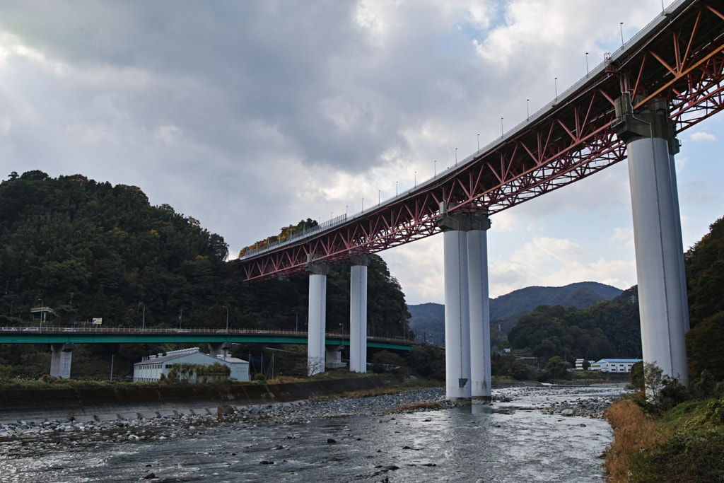 500px.comのfotois youさんによるYamakita Kawauchi-River Bridge