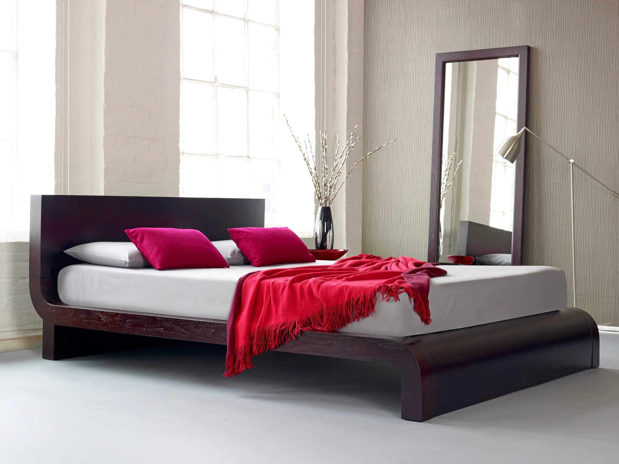 Roma Walnut Bed