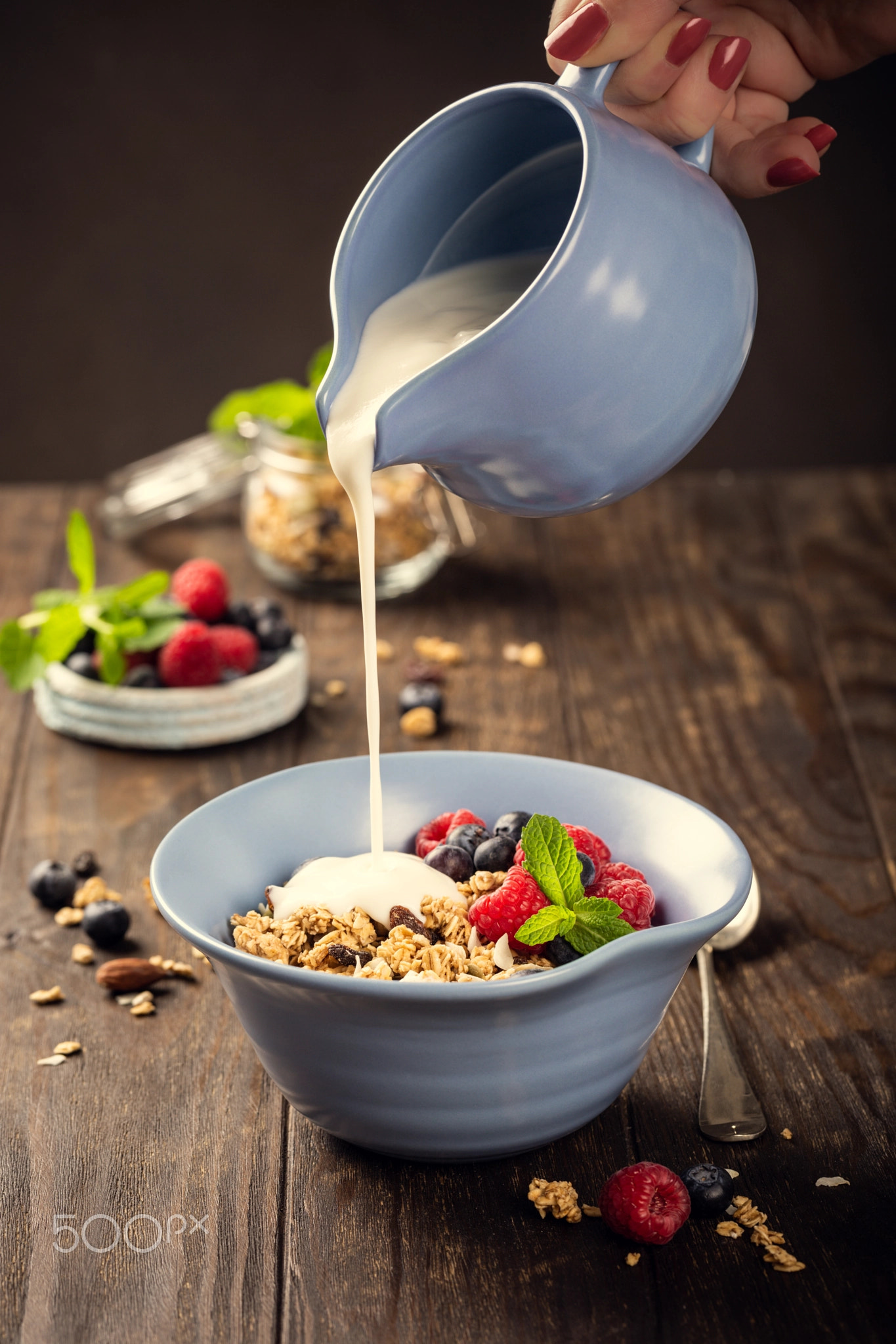 Oat granola with berries and yoghurt