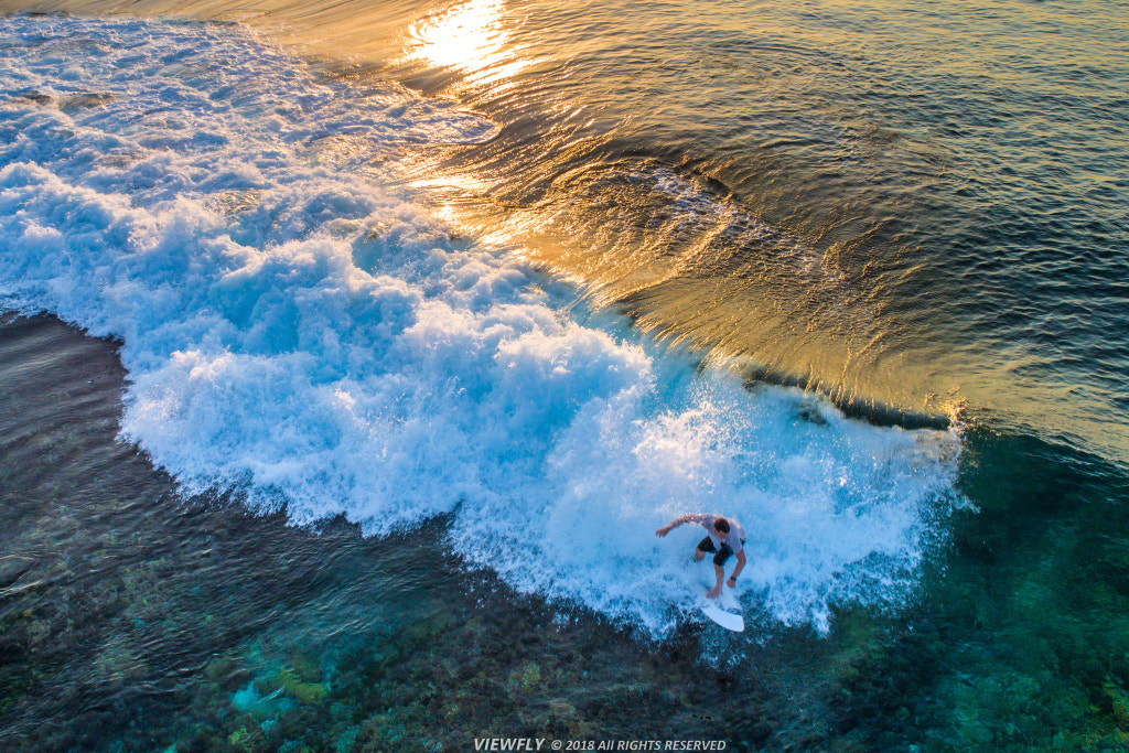 弄潮儿 Fun in the waves by Viewfly on 500px.com