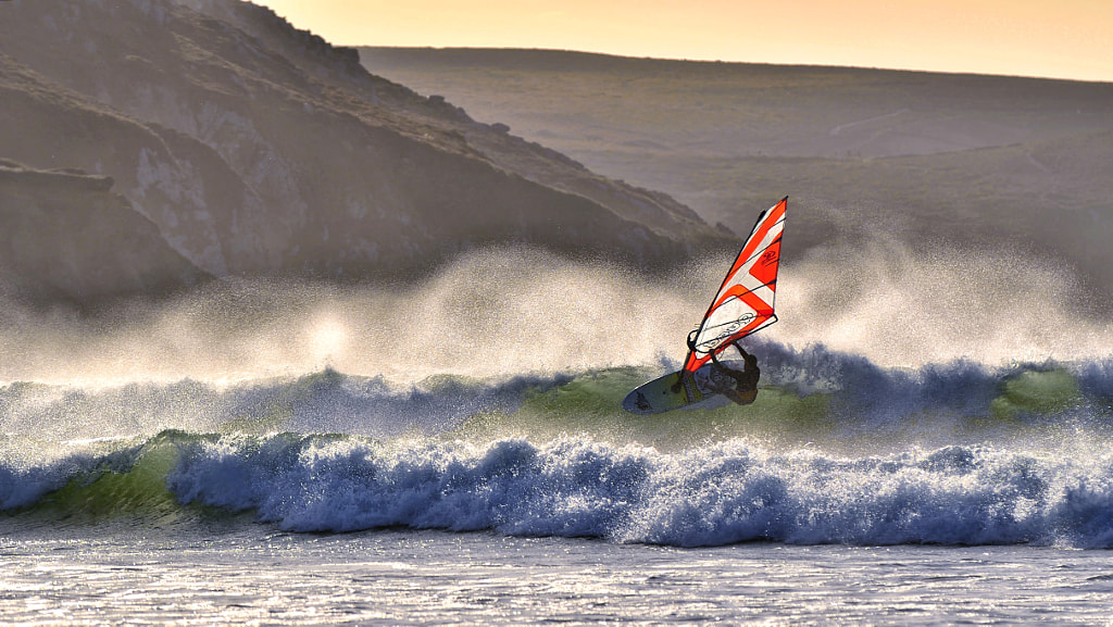 Playing with waves by Pierre-Yves Baraër on 500px.com