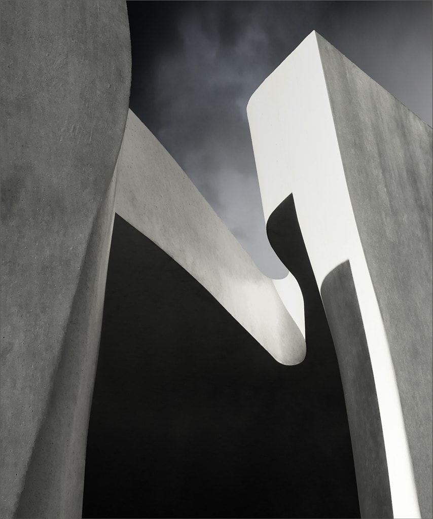 zones of light and darkness by Gilbert Claes on 500px