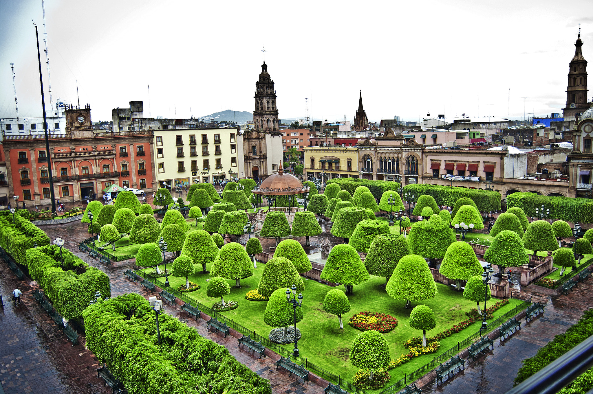 Plaza principal de León Guanajuato /Main square of the city of Leon ...