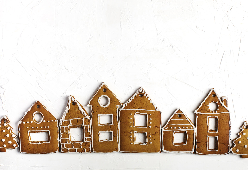 Christmas gingerbread houses. Christmas background with gingerb by Anjelika Gretskaia on 500px.com
