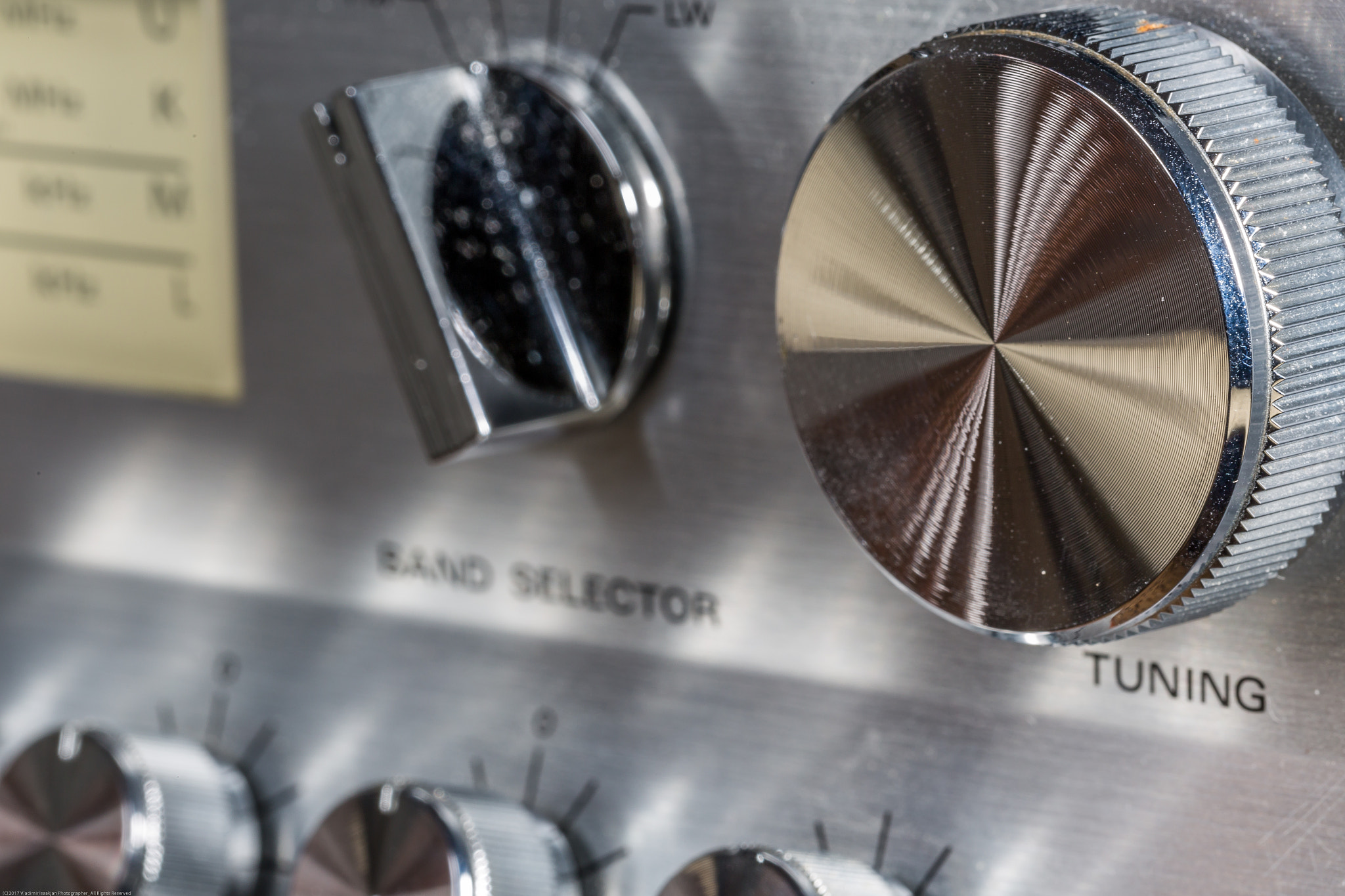 Close up of a vintage radio tuning knob by Vladimir Isaakjan / 500px