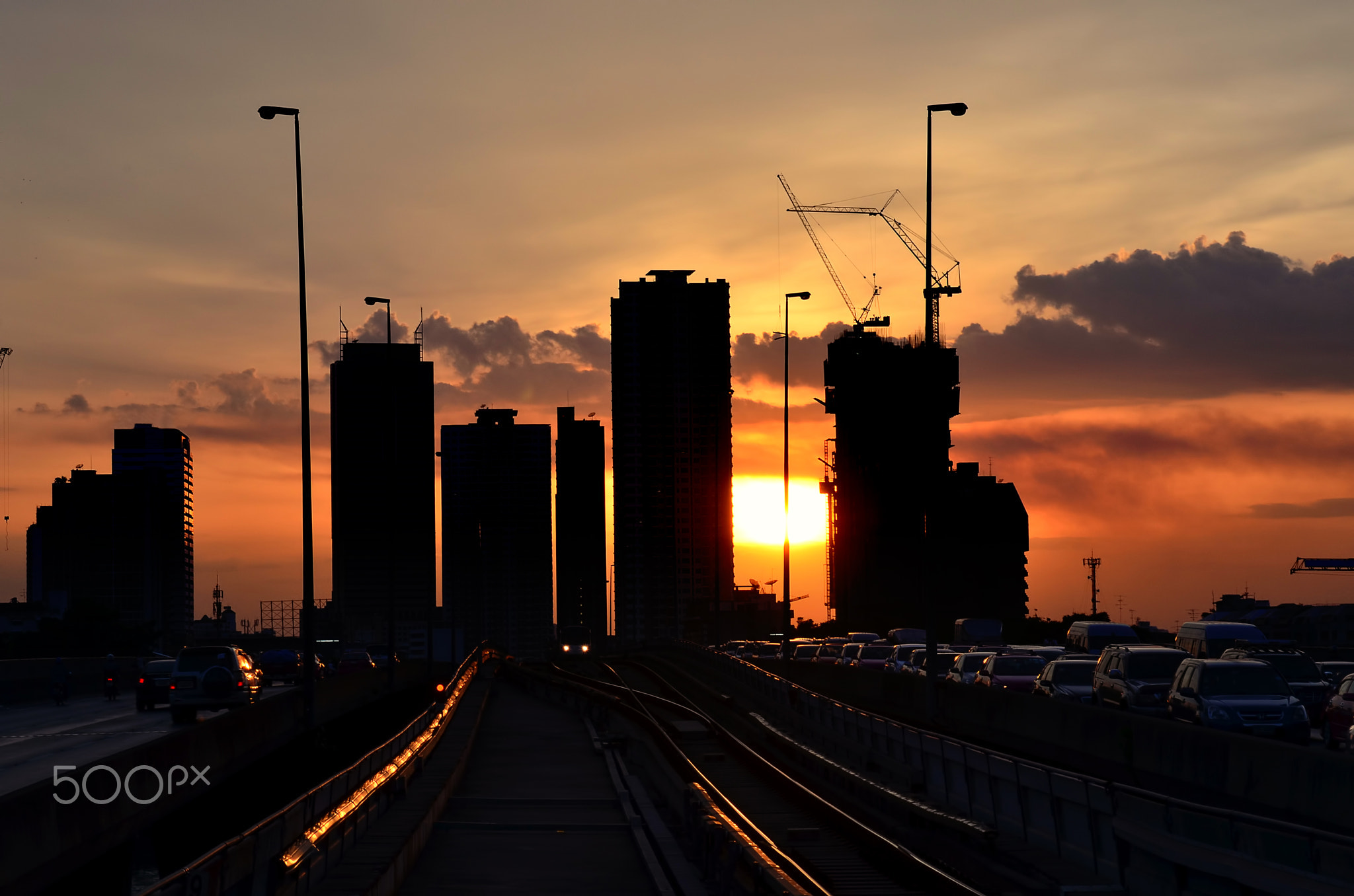 The silhouettes of Bangkok city life