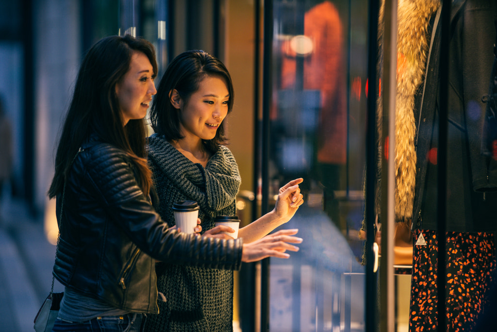 Two female friends meeting in Tokyo by fabio formaggio on 500px.com