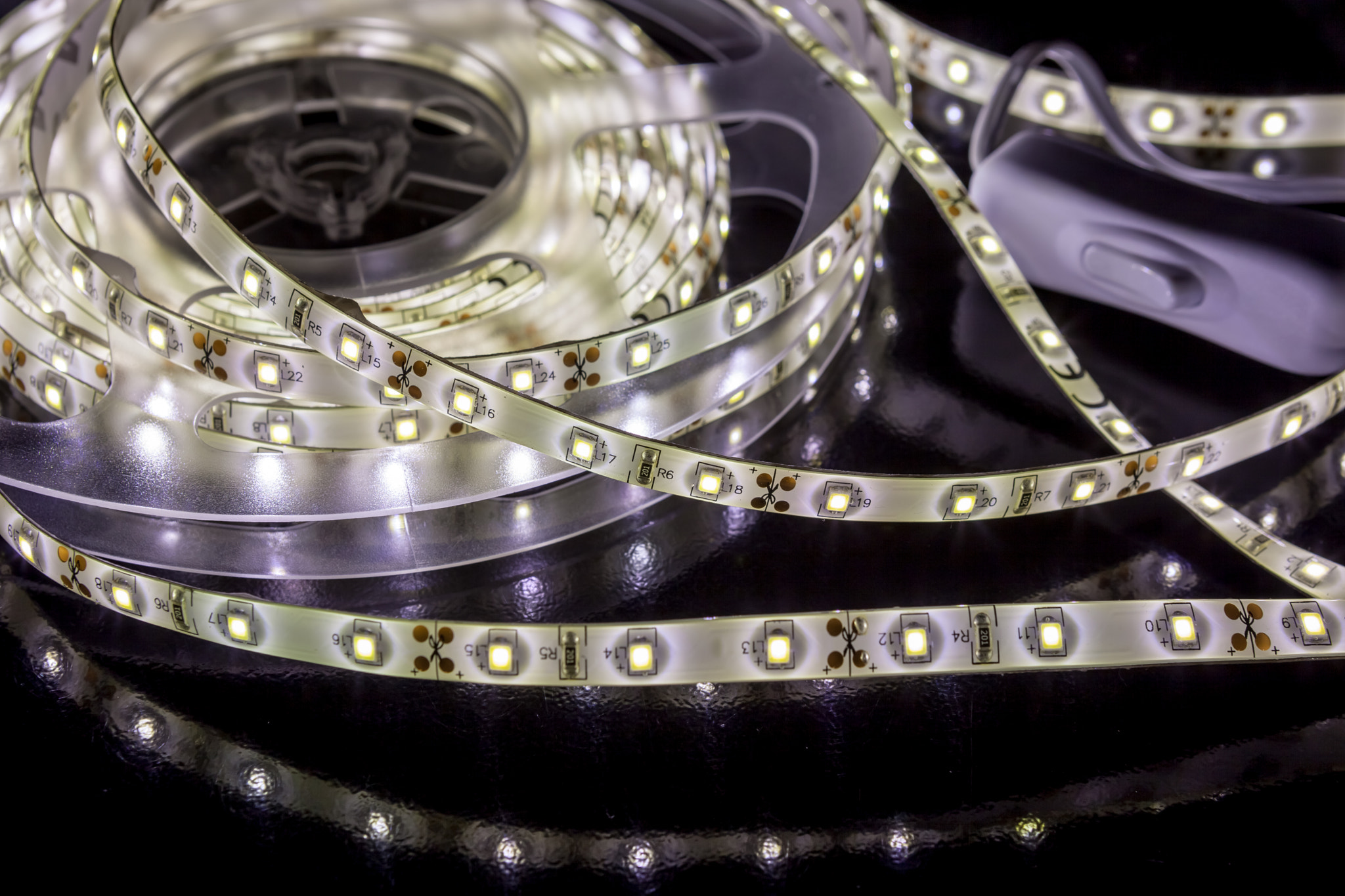 v2?sig=d06304b5b53b73a731d49a38cff0acbdd4e3431fa40eeebd70c67ef6e6cf855c