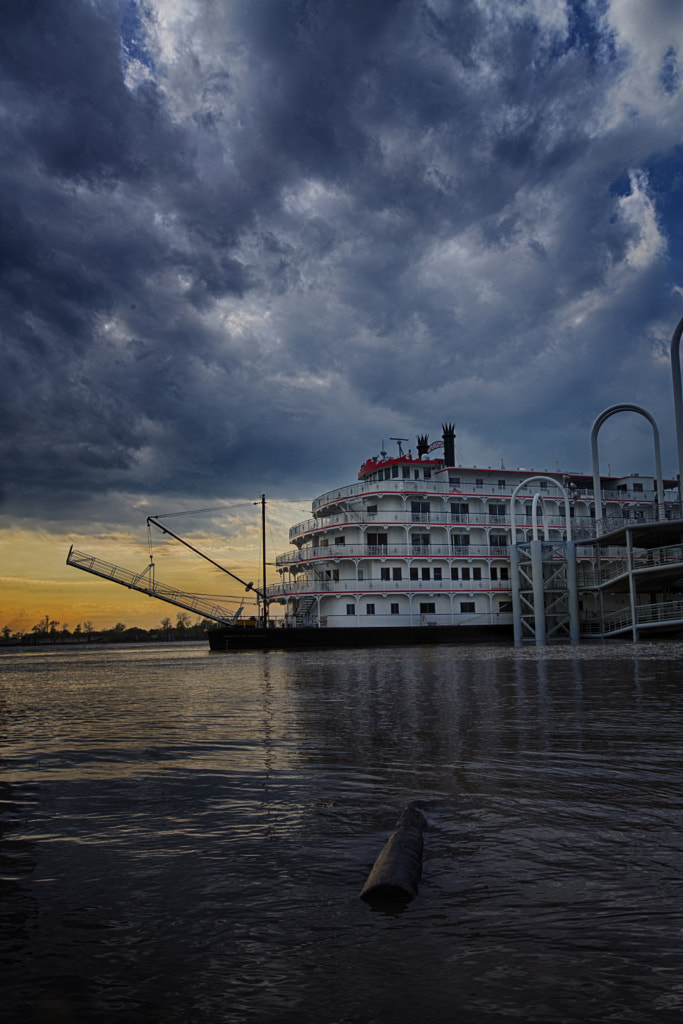 the queen of the mississippi riverboat