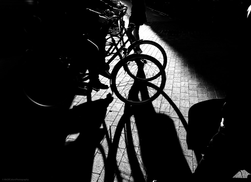 Shadow People (09-01-2019) by DillevanderMolen #MrOfColorPhotography #PortfolioOfColors... by MrOfColorsPhotography on 500px