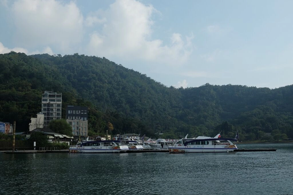 109.jpeg by info9813 on 500px.com