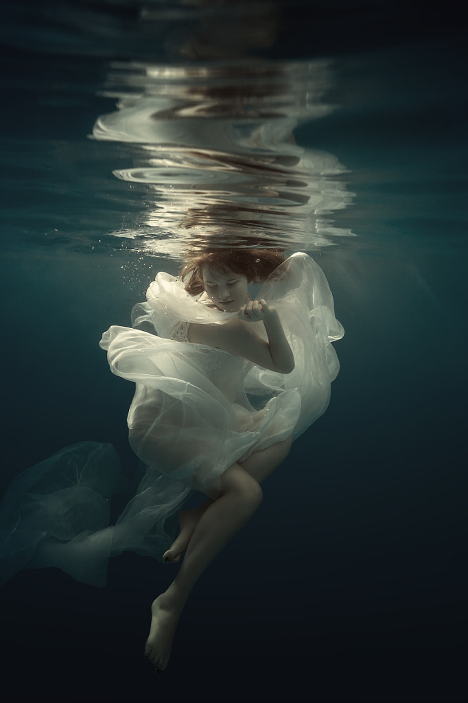 Beauty under water by Dmitry Laudin / 500px