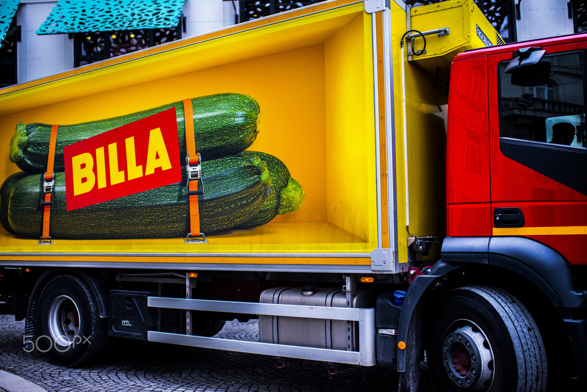 A vegetable truck passed by Ankeruhr