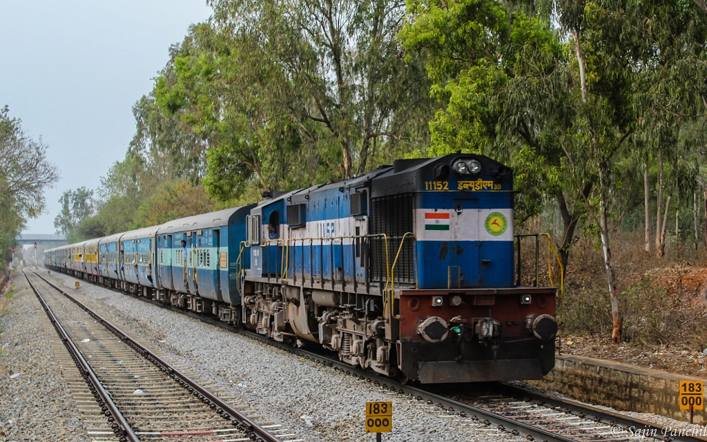 Yeswantpur - Salem Passenger by Sajin Panchil on 500px.com