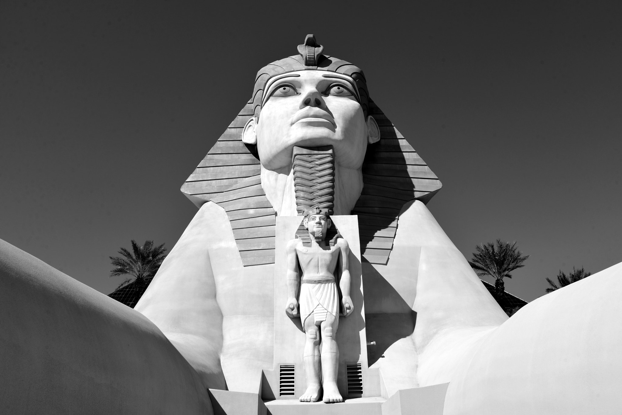 Sphinx and monument