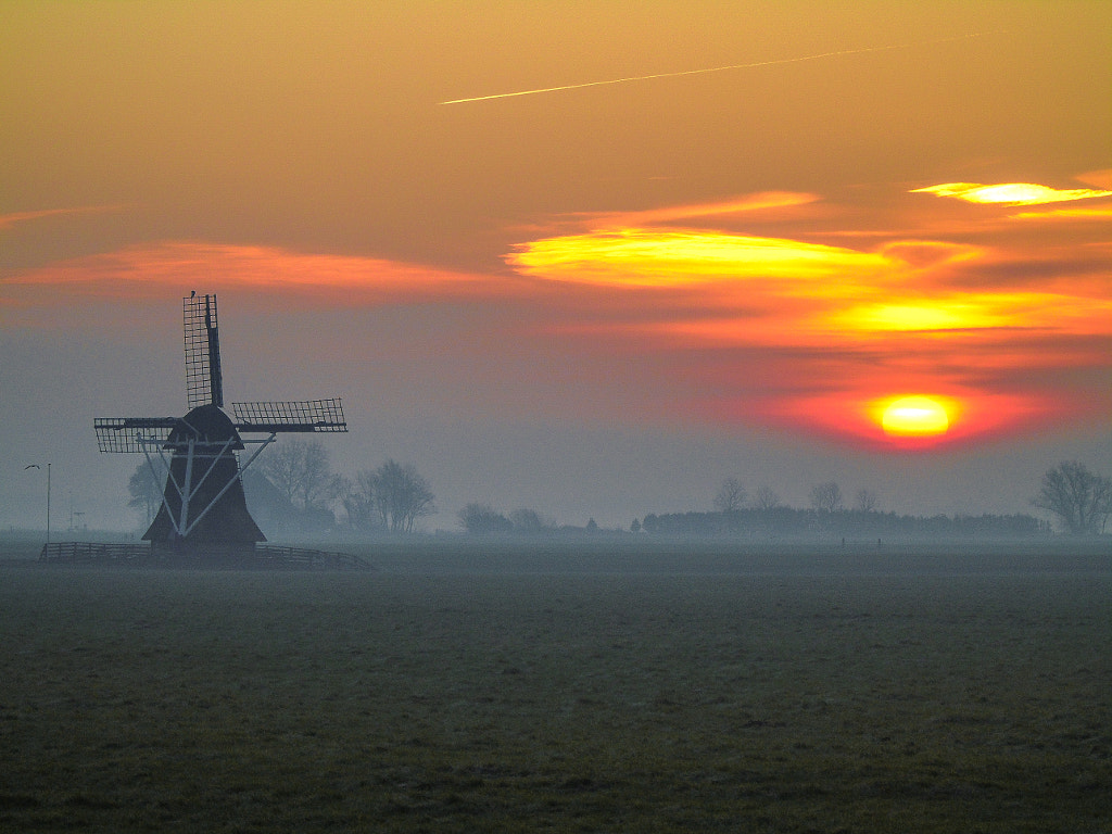 Hazy sunrise by Lars  on 500px.com