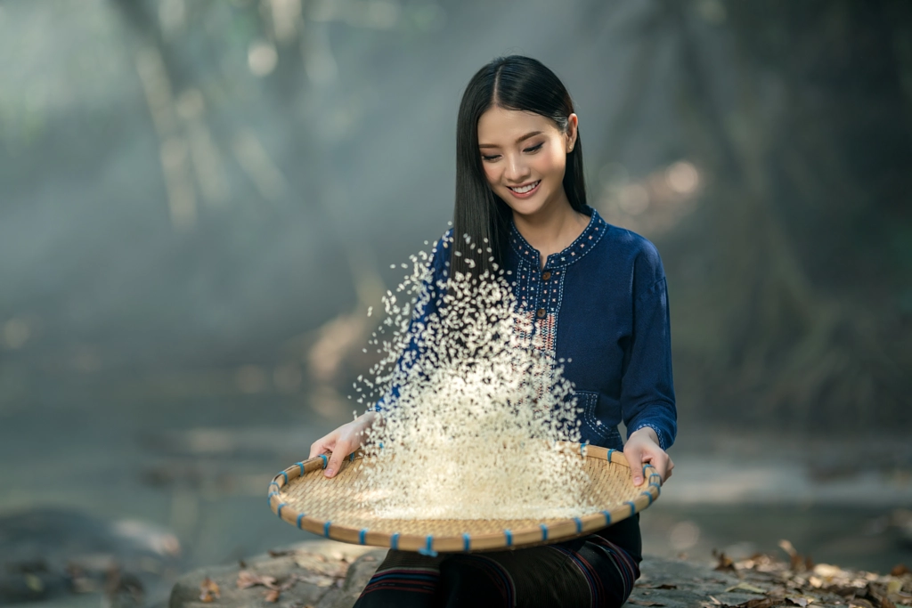 Laos woman by sutipond somnam on 500px.com