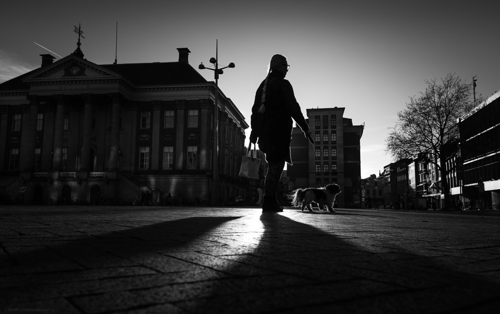 Glowing with her friend (#ThatInnerCityGlow) by DillenvanderMolen #MrOfColorsPhotography... by MrOfColorsPhotography  on 500px.com