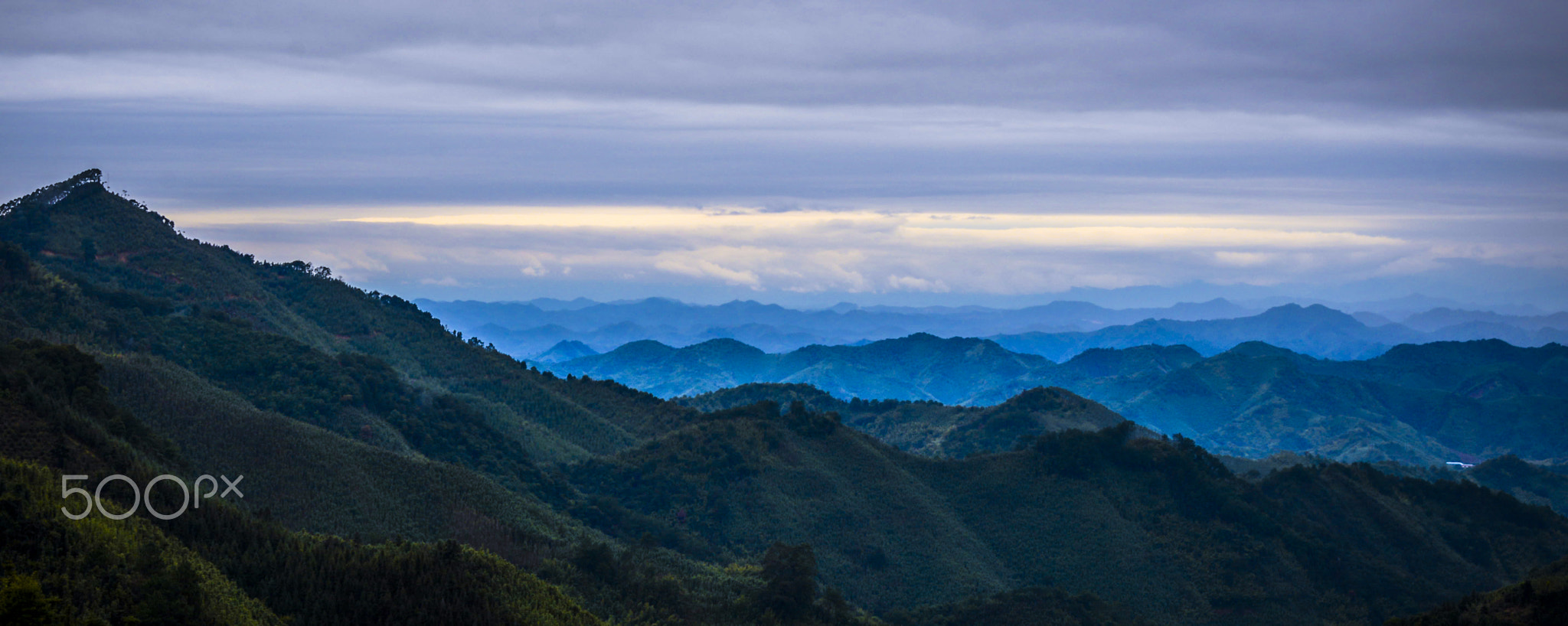 Mountain country 家乡的山