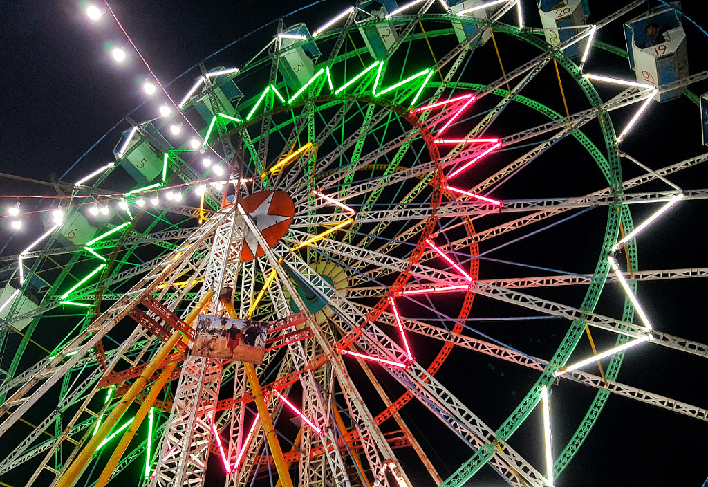 Ferris wheal at annual Sibi Festival by Tariq Rind on 500px.com