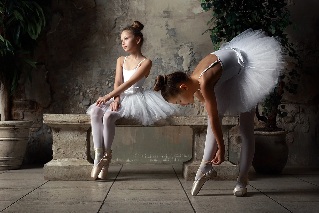 The white swans by Victoria Ivanova on 500px.com