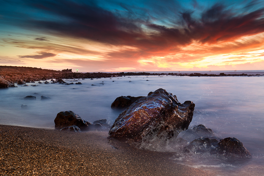Rocher sur la plage by Marc Romang on 500px.com
