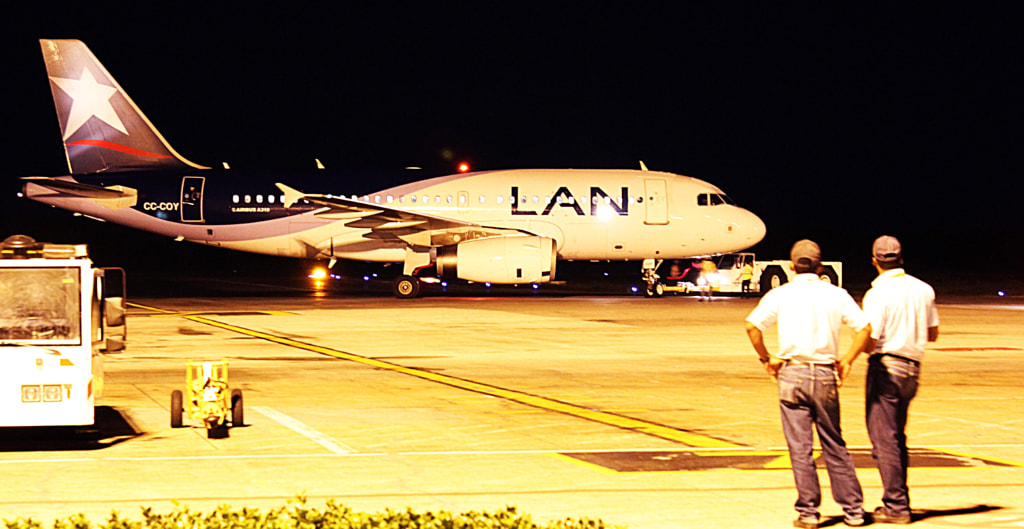 Airbus A319 LAN Chile, Punta Cana Airport by Aitor Caminero on 500px.com