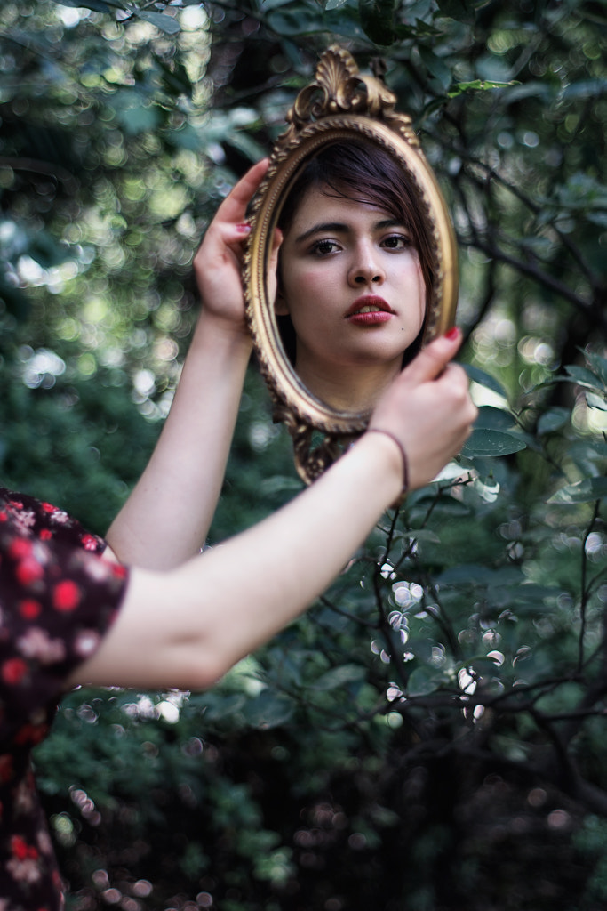 Mirroir mirroir by Bruno Daniel Uribe on 500px.com