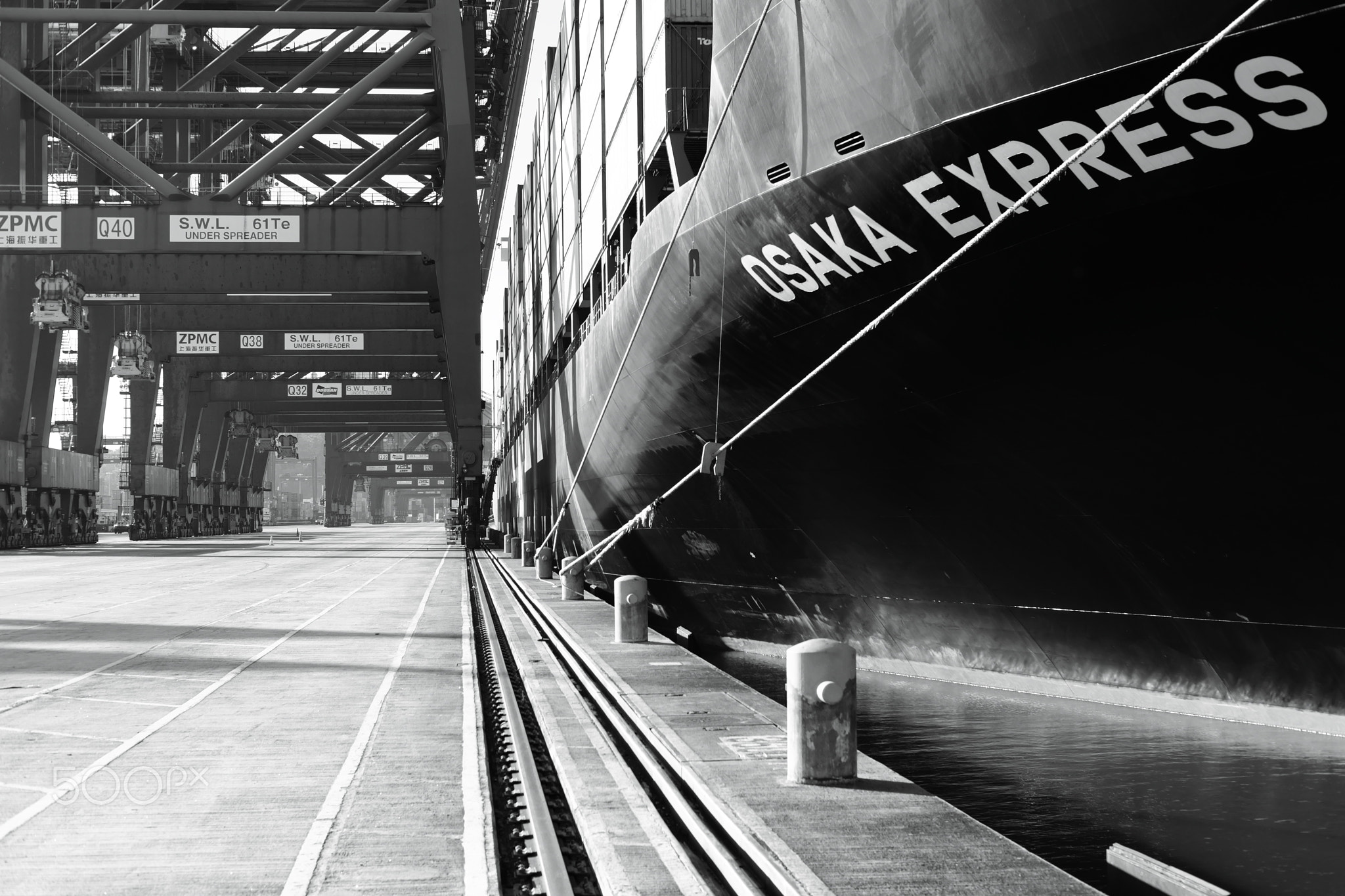 ship and harbour - Osaka Express alongside Balboa