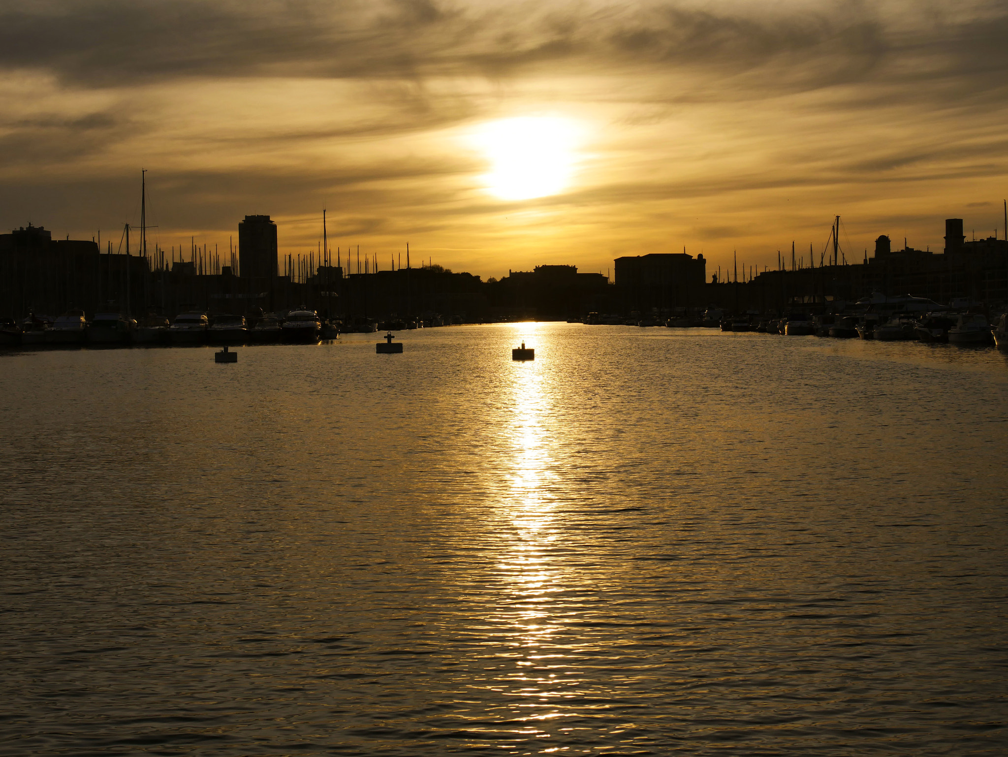 Coucher De Soleil Sur Le Vieux Port By Sophie Roques 500px